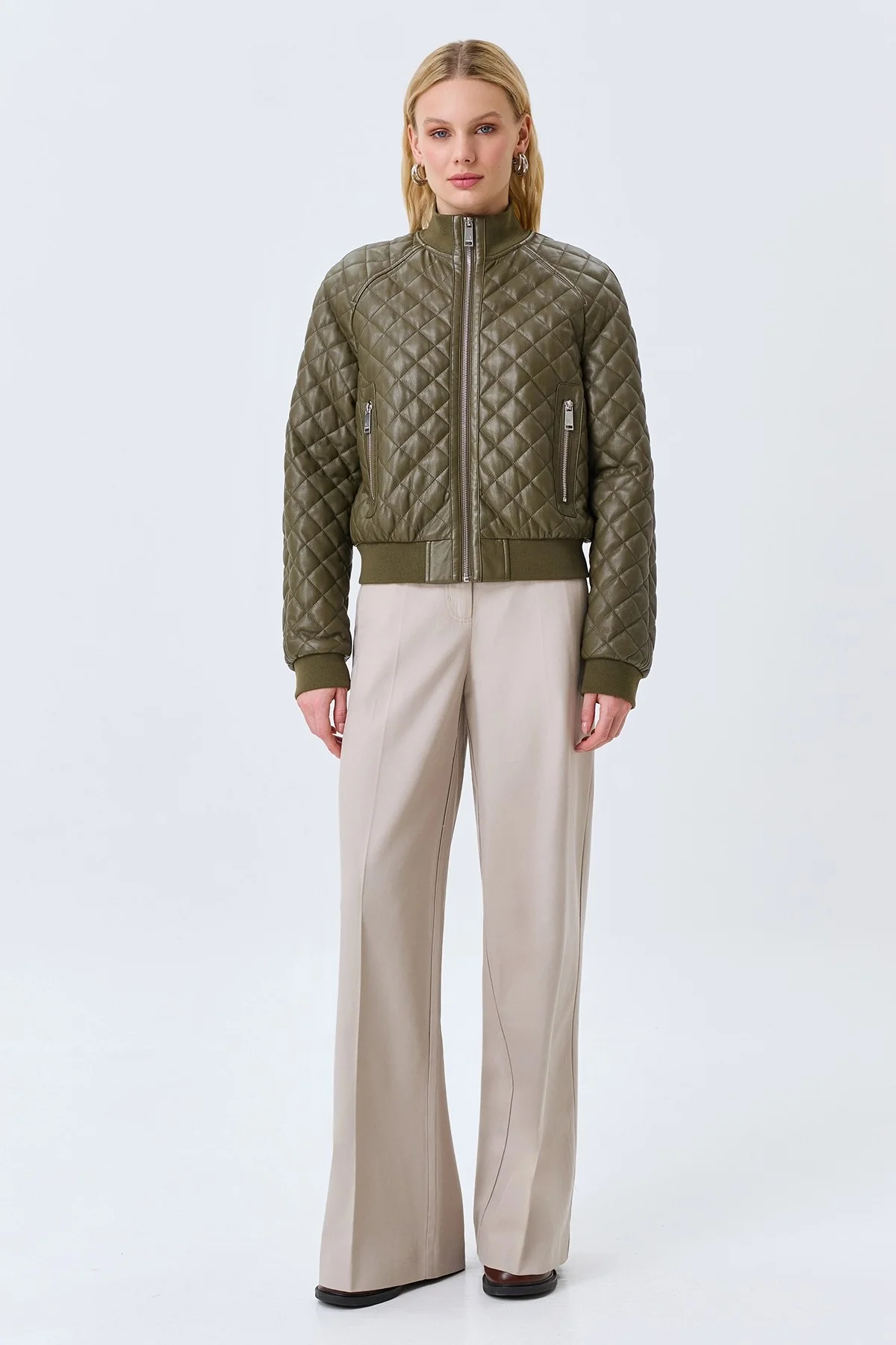 Стеганый бомбер из эко кожи, 52