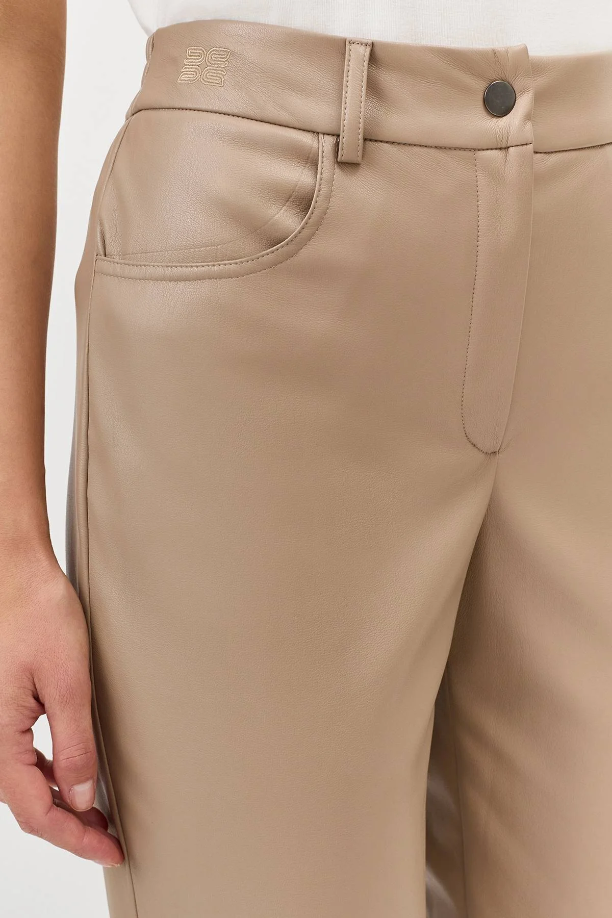 Зауженные брюки из экокожи, 40