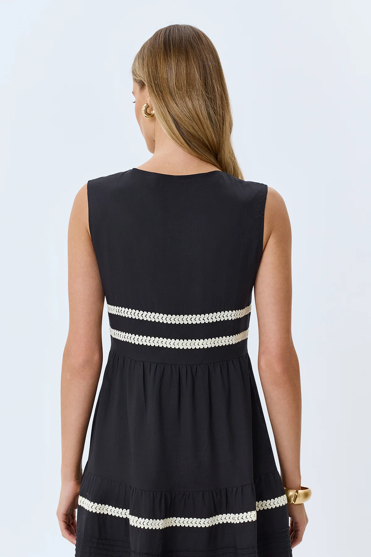 Платье из тенселя с ярусными оборками, 50