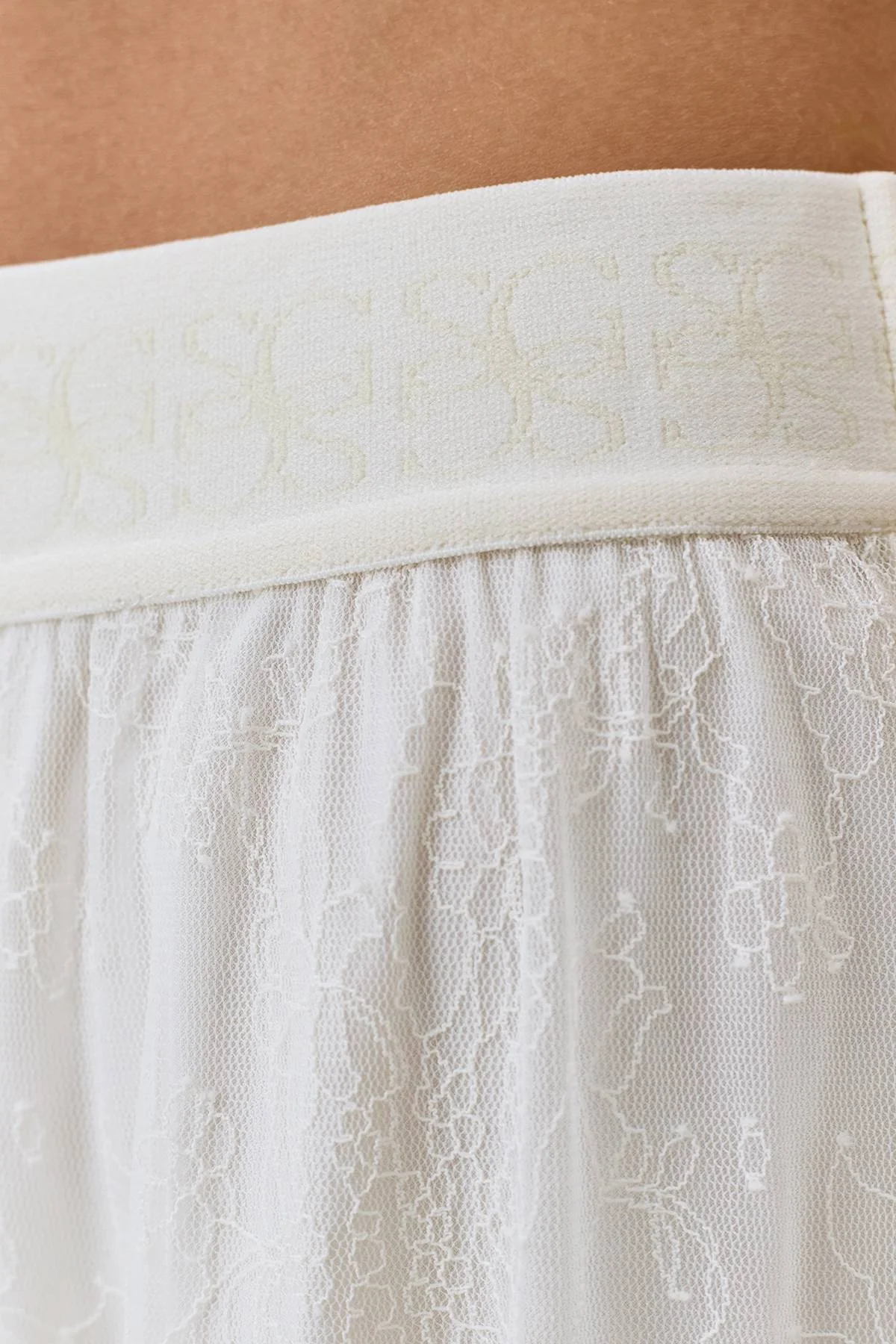 Юбка из тонкого кружева, 50