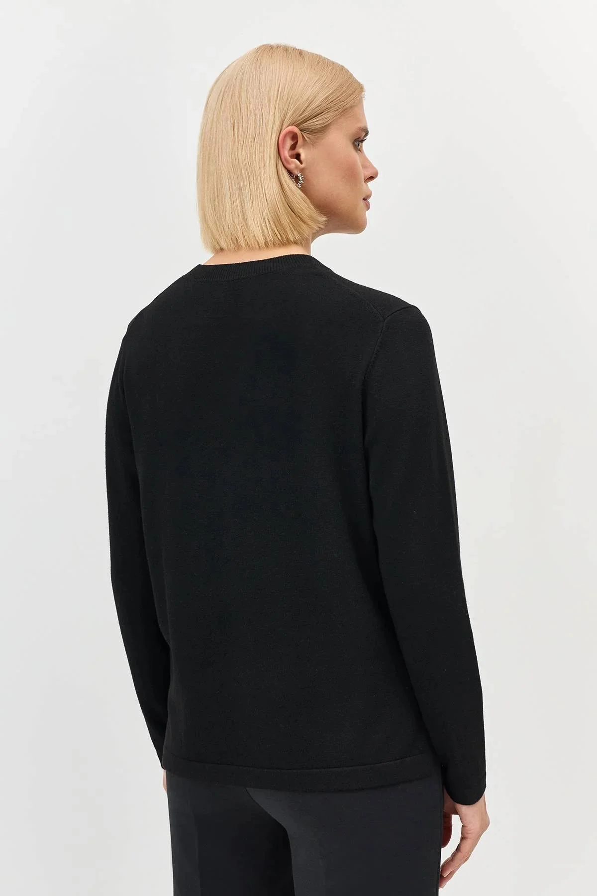 Джемпер с контрастной вышивкой, 40