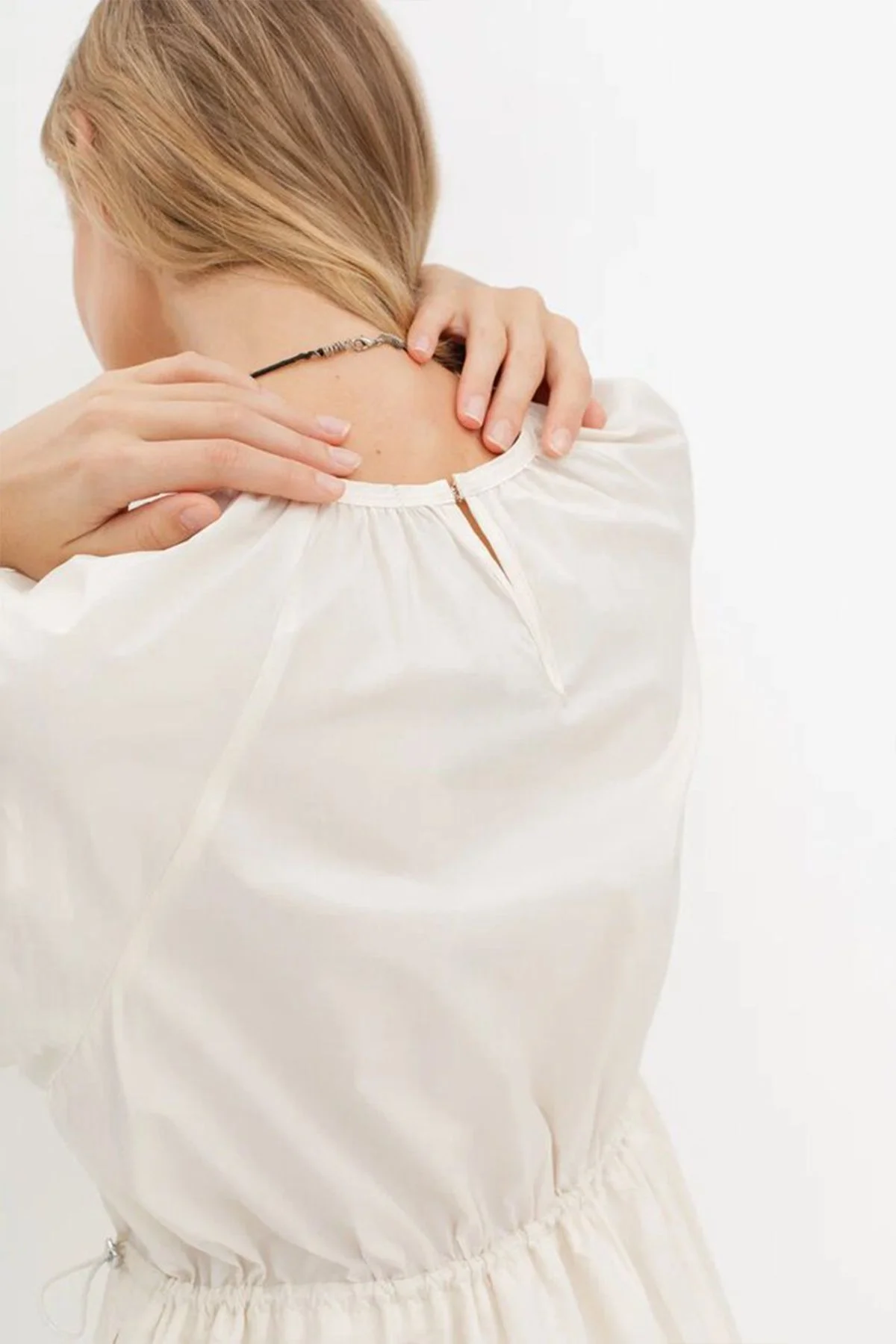 Платье с объемным верхом, 48р