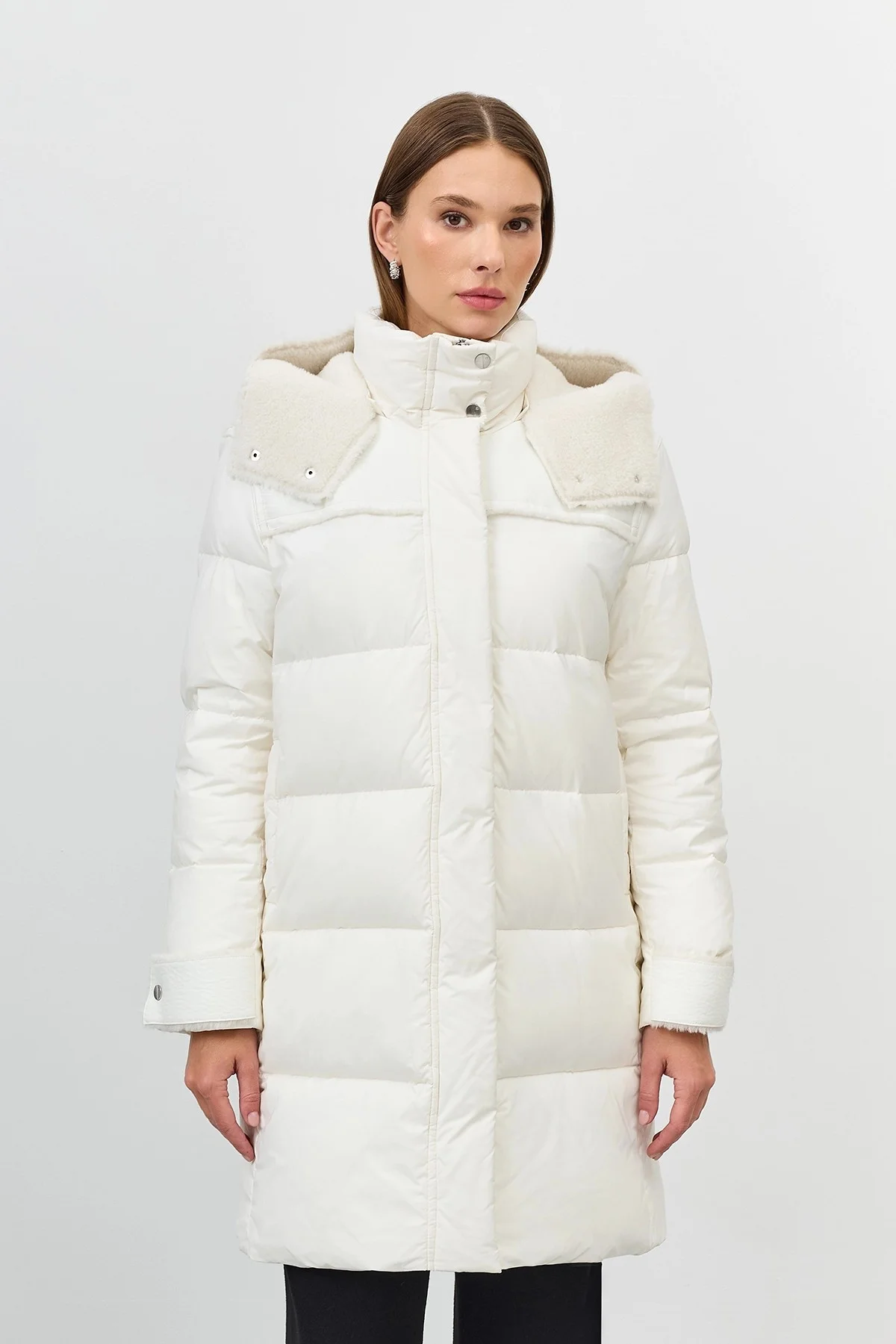 Пальто с капюшоном из искусственной овчины, 42