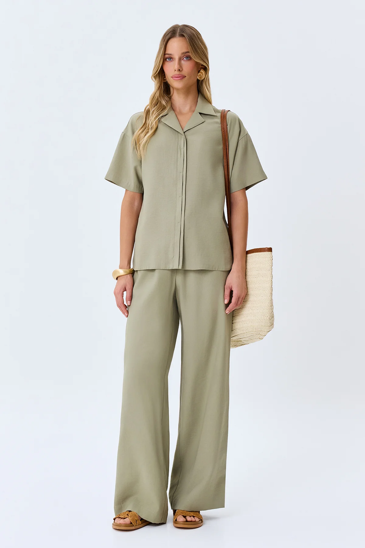 Классическая блузка из вискозы, 52