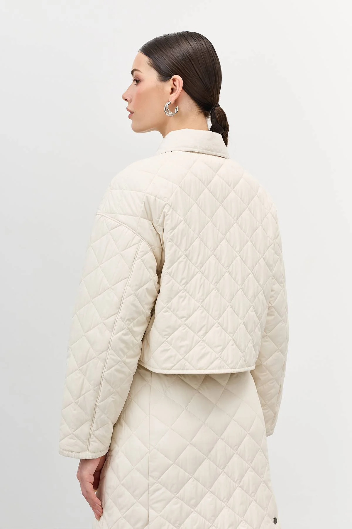 Лимитированная серия светло-бежевая куртка с палантином, 46