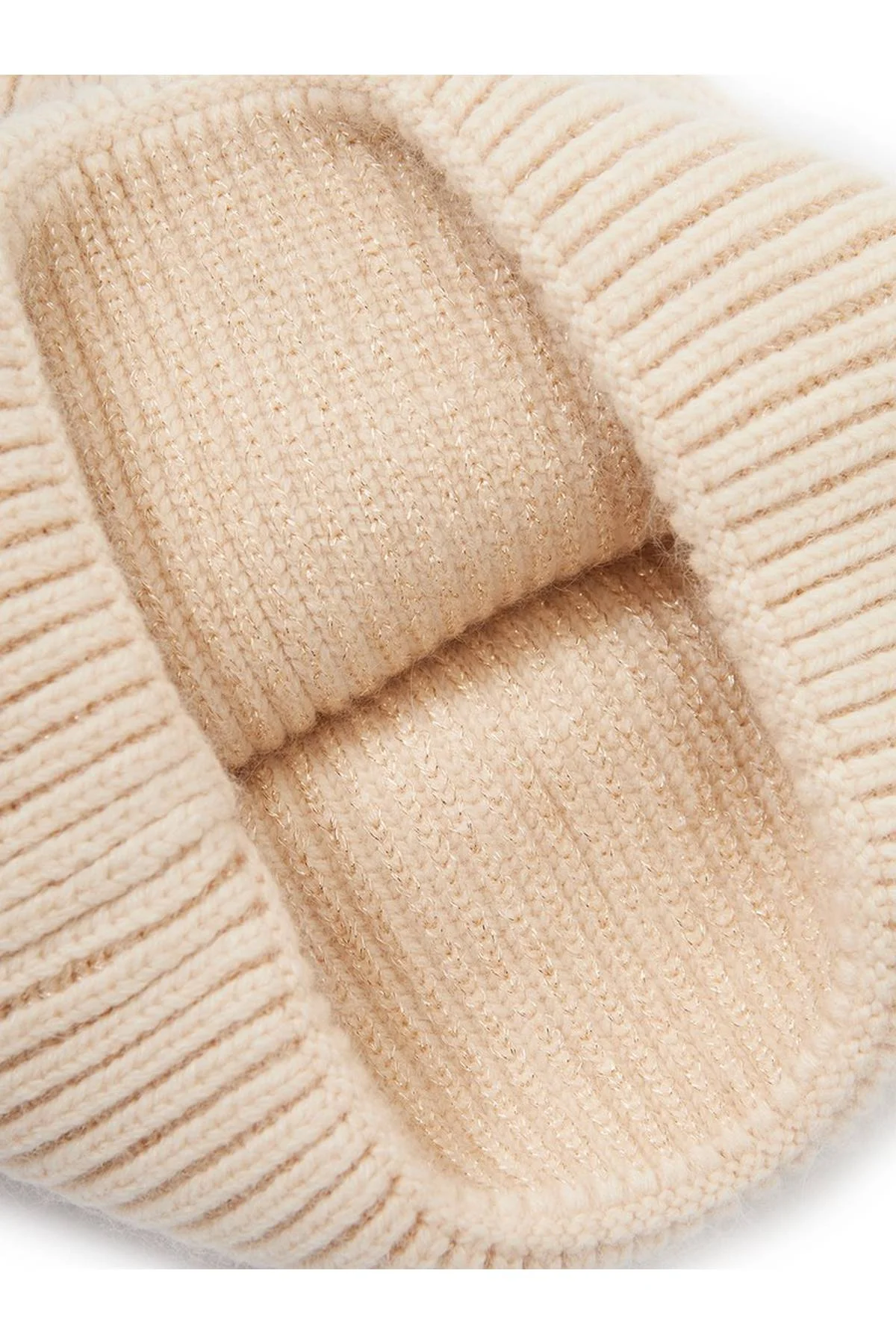 Шапка кремовая, One