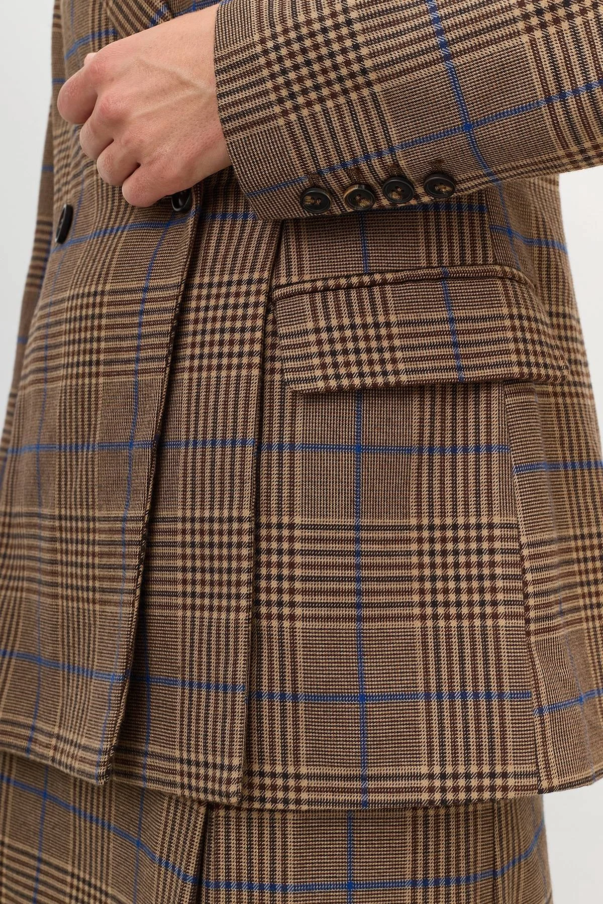 Двубортный жакет в клетку, 44