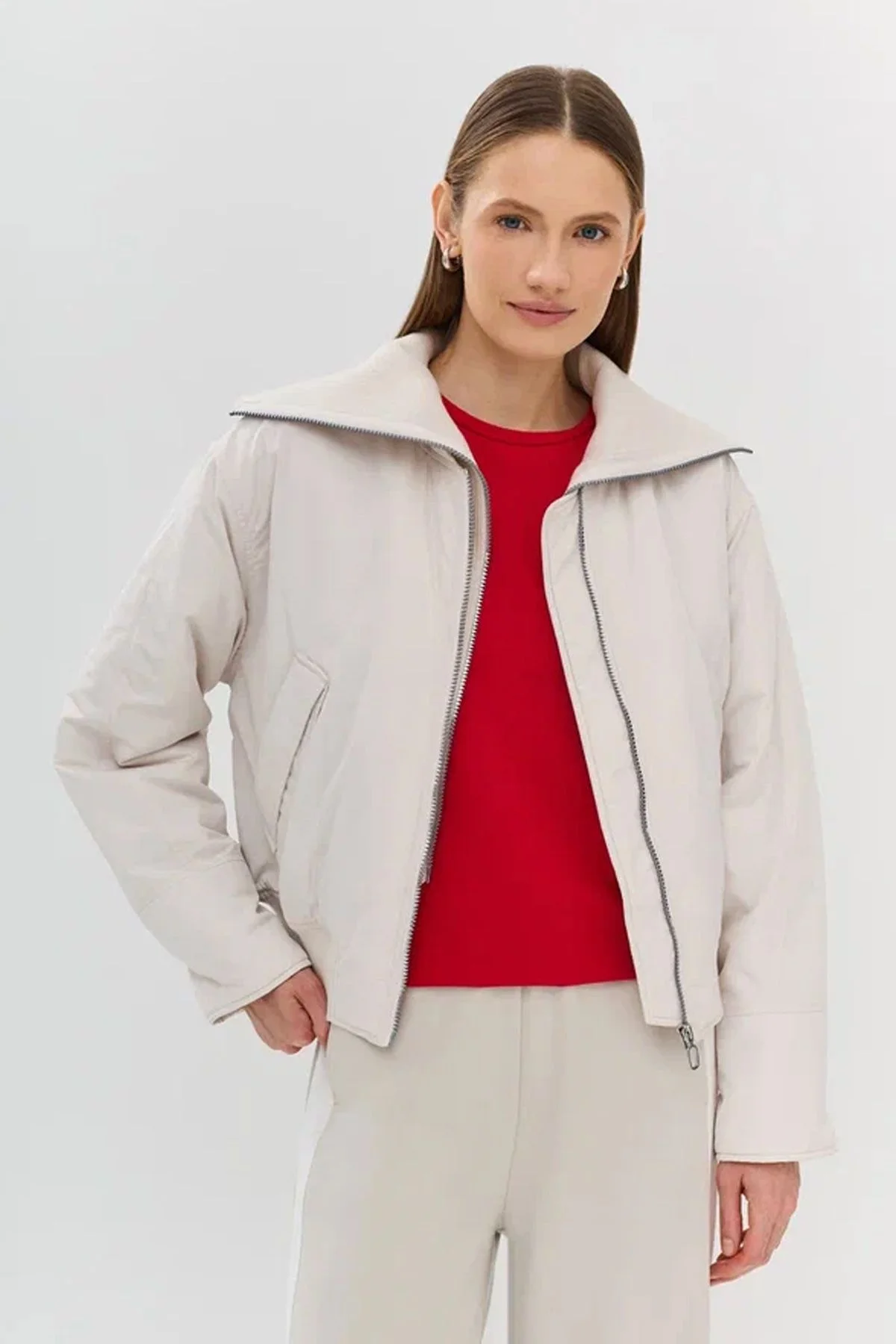 Куртка-бомбер с трикотажной манишкой на молнии, 50р