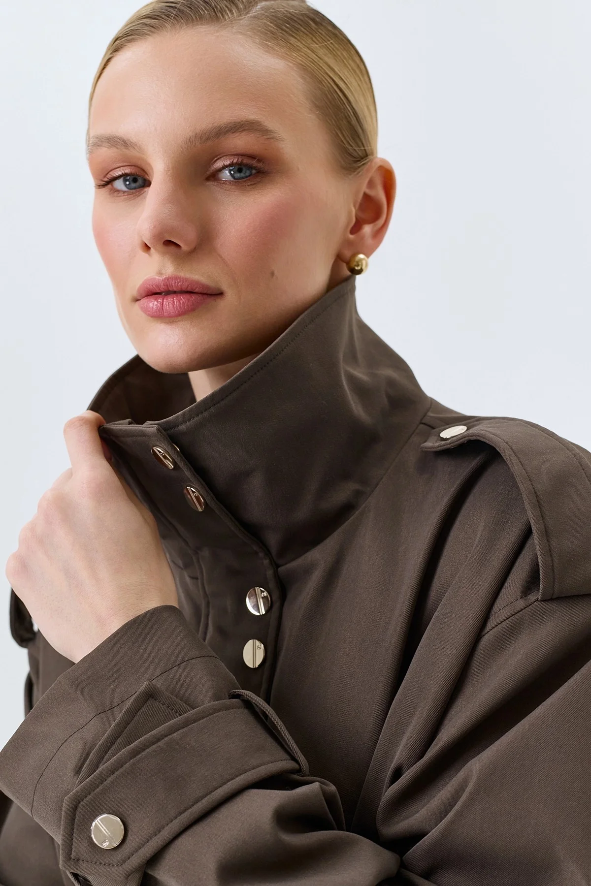 Ветровка с высоким воротником стойкой, 48