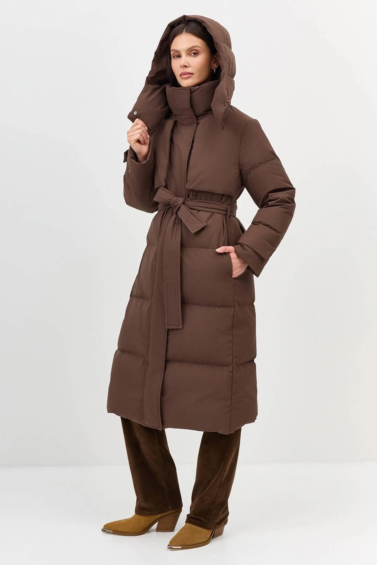 Приталенный пуховик со съемным капюшоном, 46