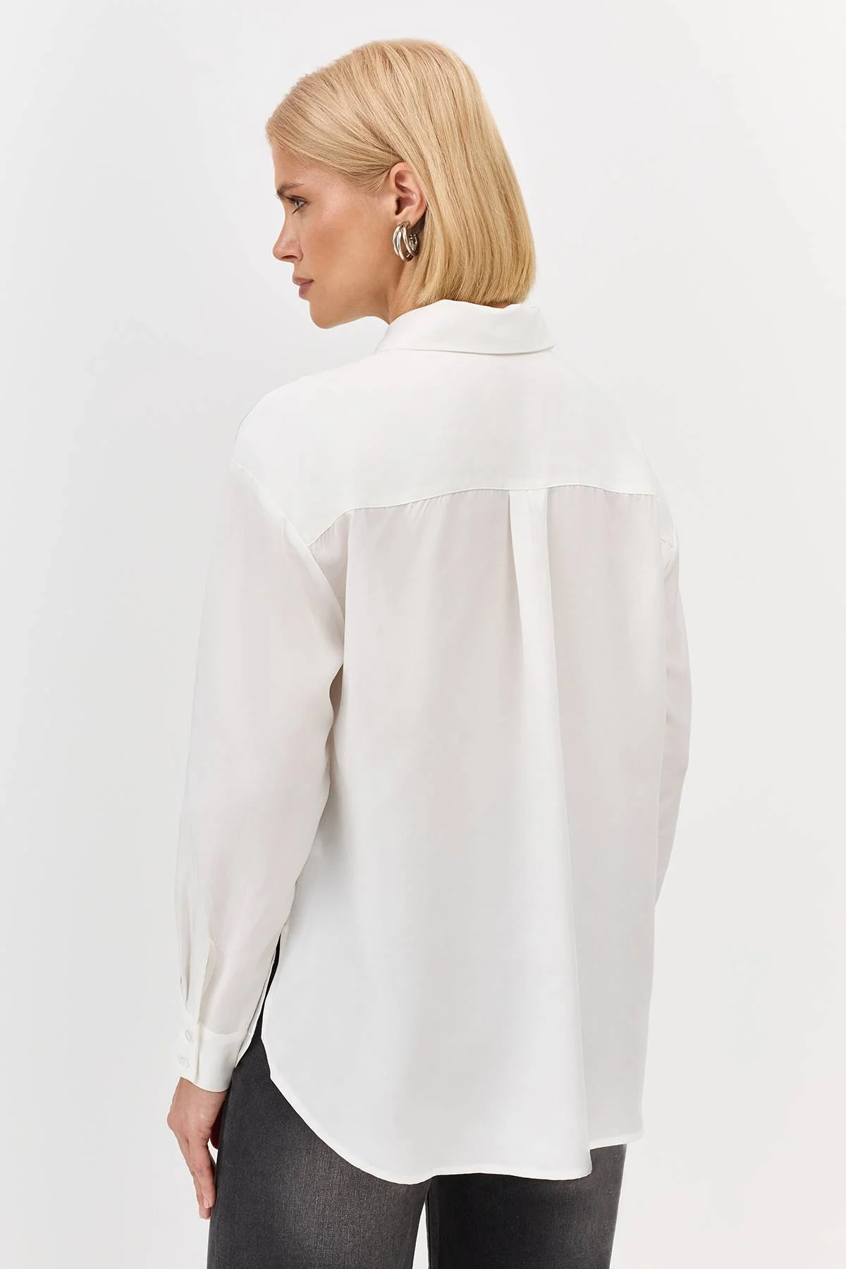 Лимитированая серия базовая рубашка из тенселя с ремнем, 42