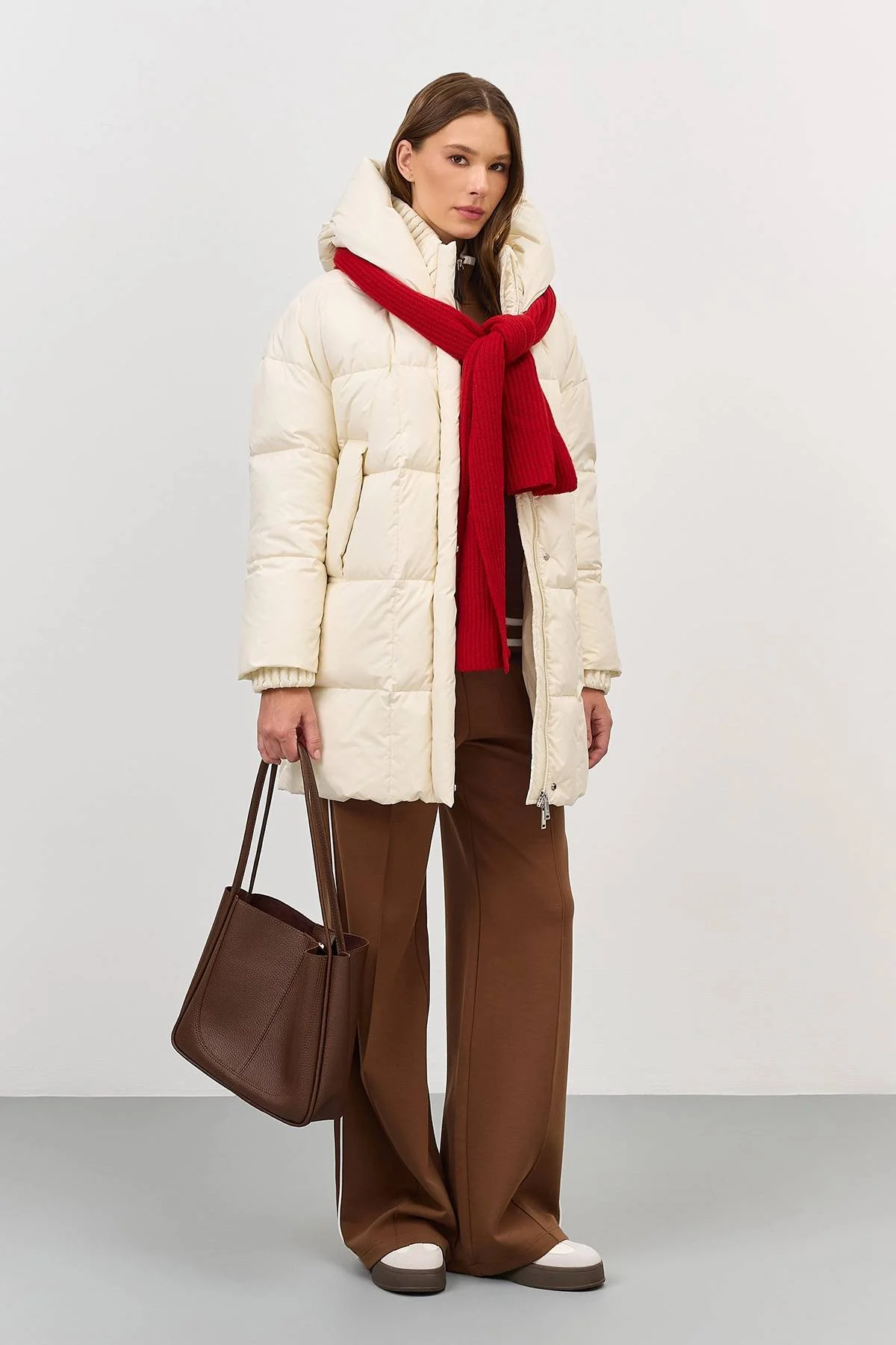 Укороченный пуховик с акцентным воротником, 48