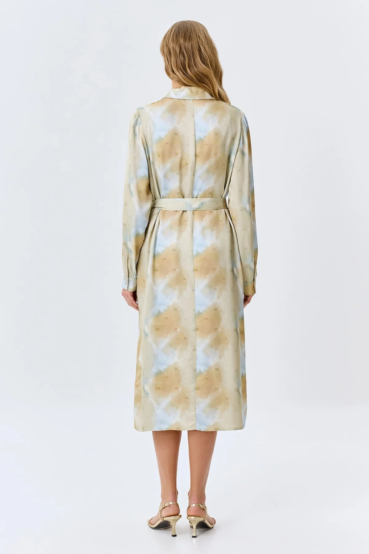 Платье-рубашка с абстрактным принтом, 44