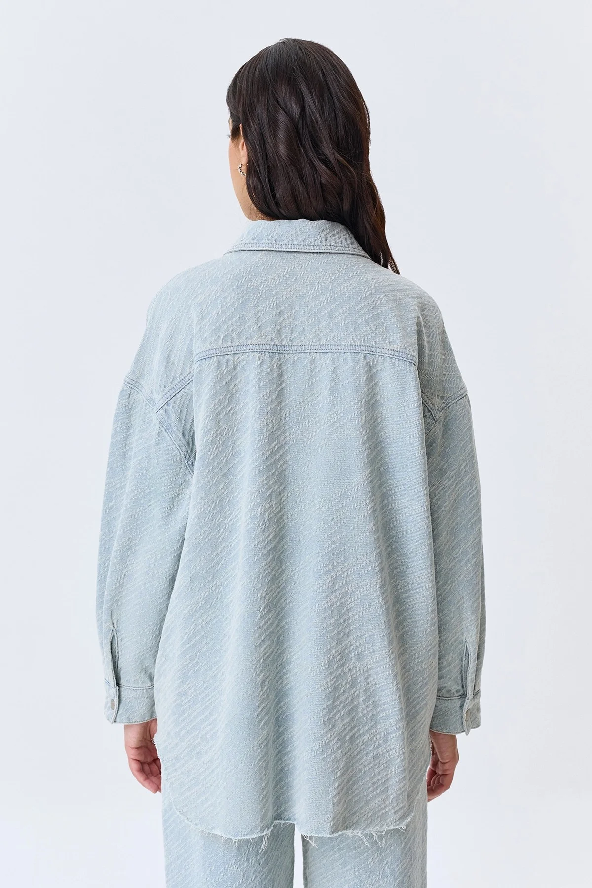 Рубашка из фактурного денима, 46