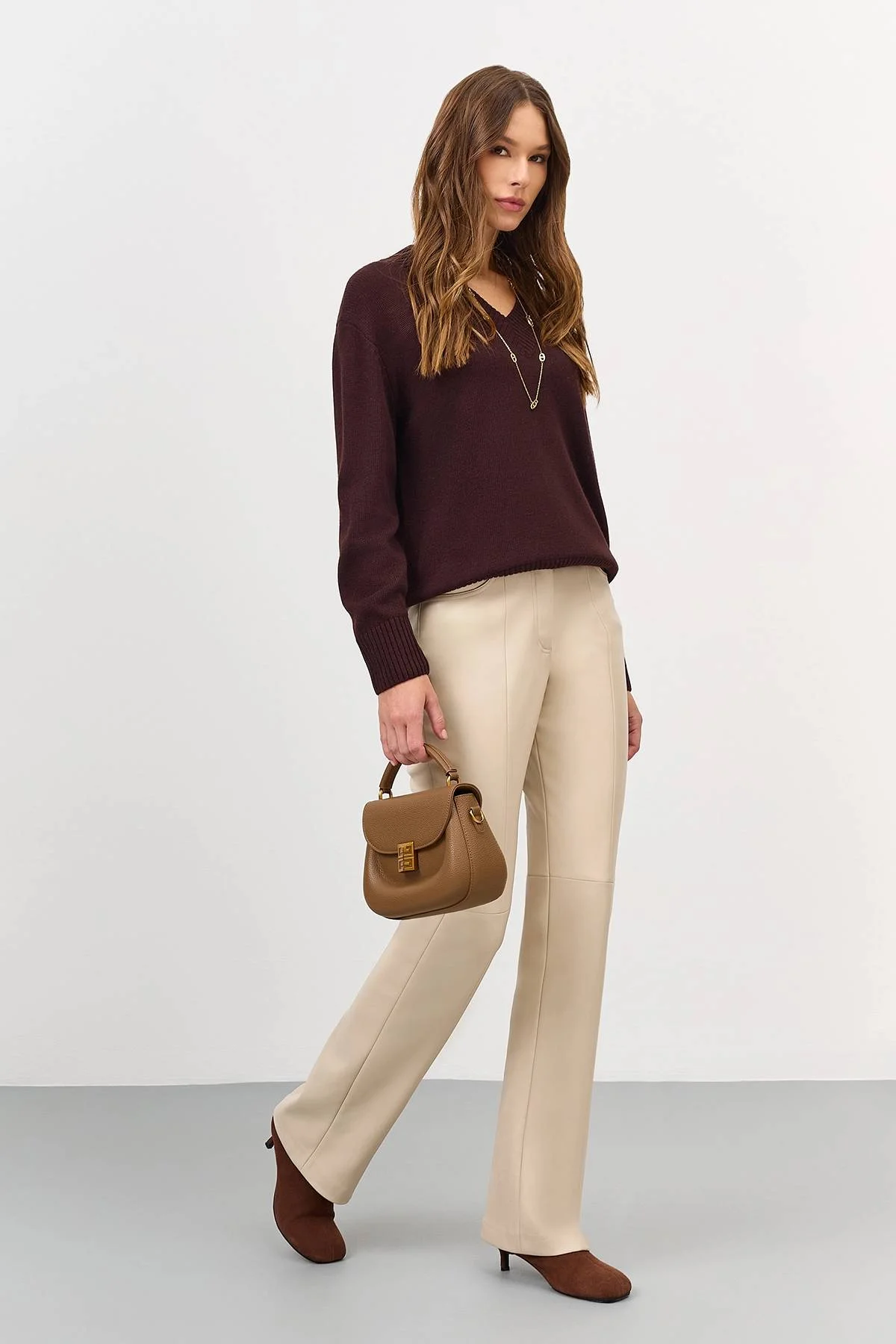 Базовый джемпер с V-образным вырезом, 44