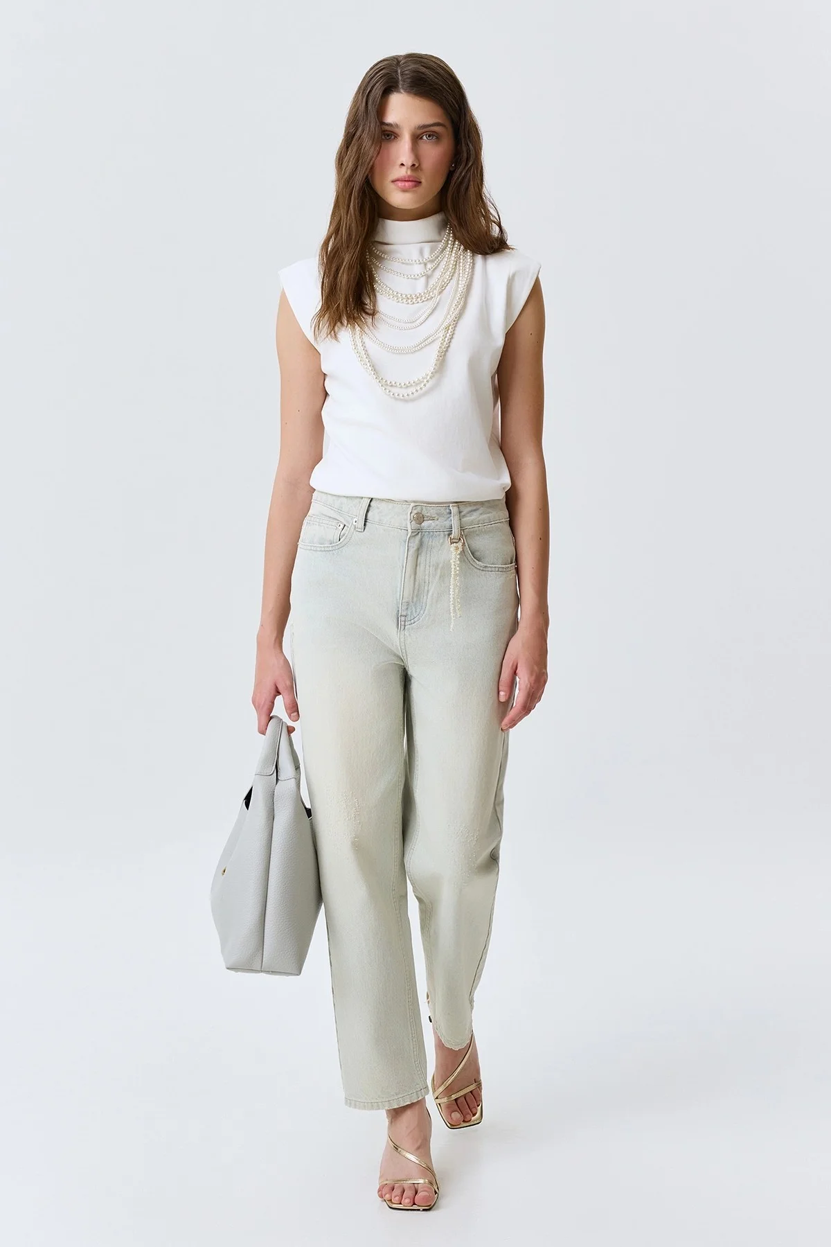 Джинсы-бананы с декором, 42