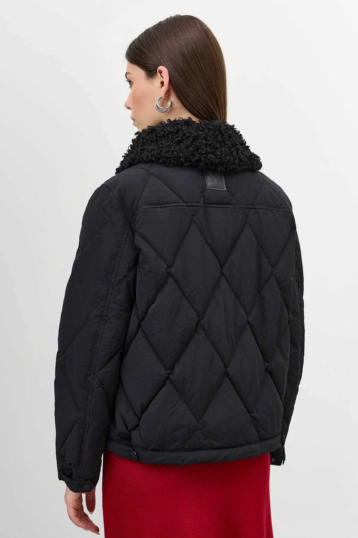 Лимитированная серия куртка с воротником из искусственного меха и палантин, 48