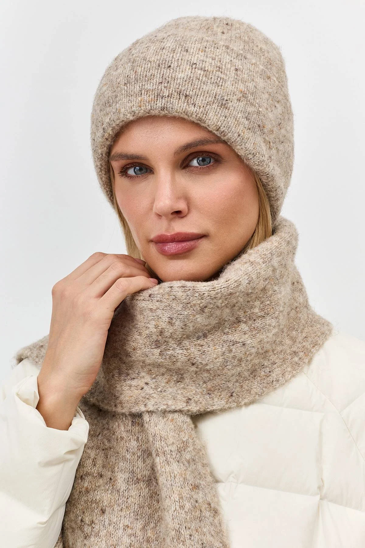 Укороченная шапка с шерстью, One