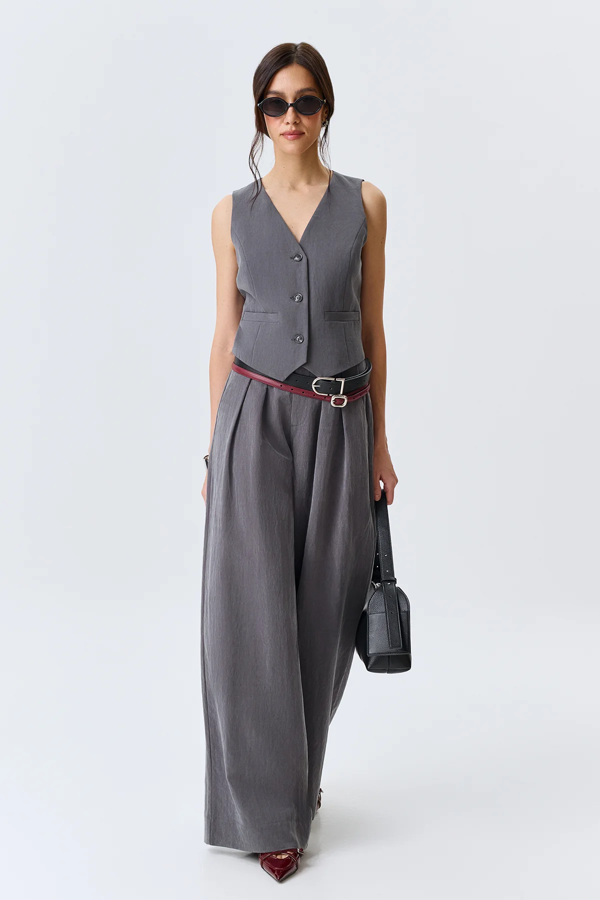 Брюки с акцентными складками из лиоцелла, 44