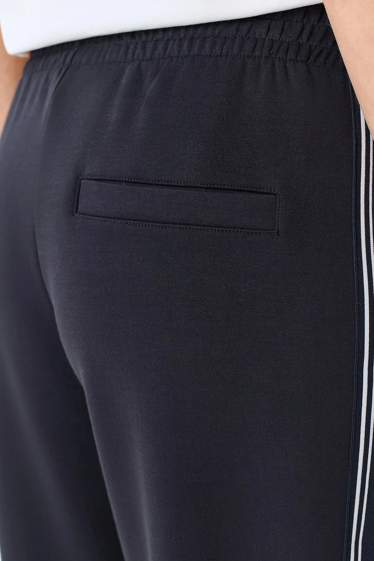 Трикотажные брюки с контрастными лампасами, 40