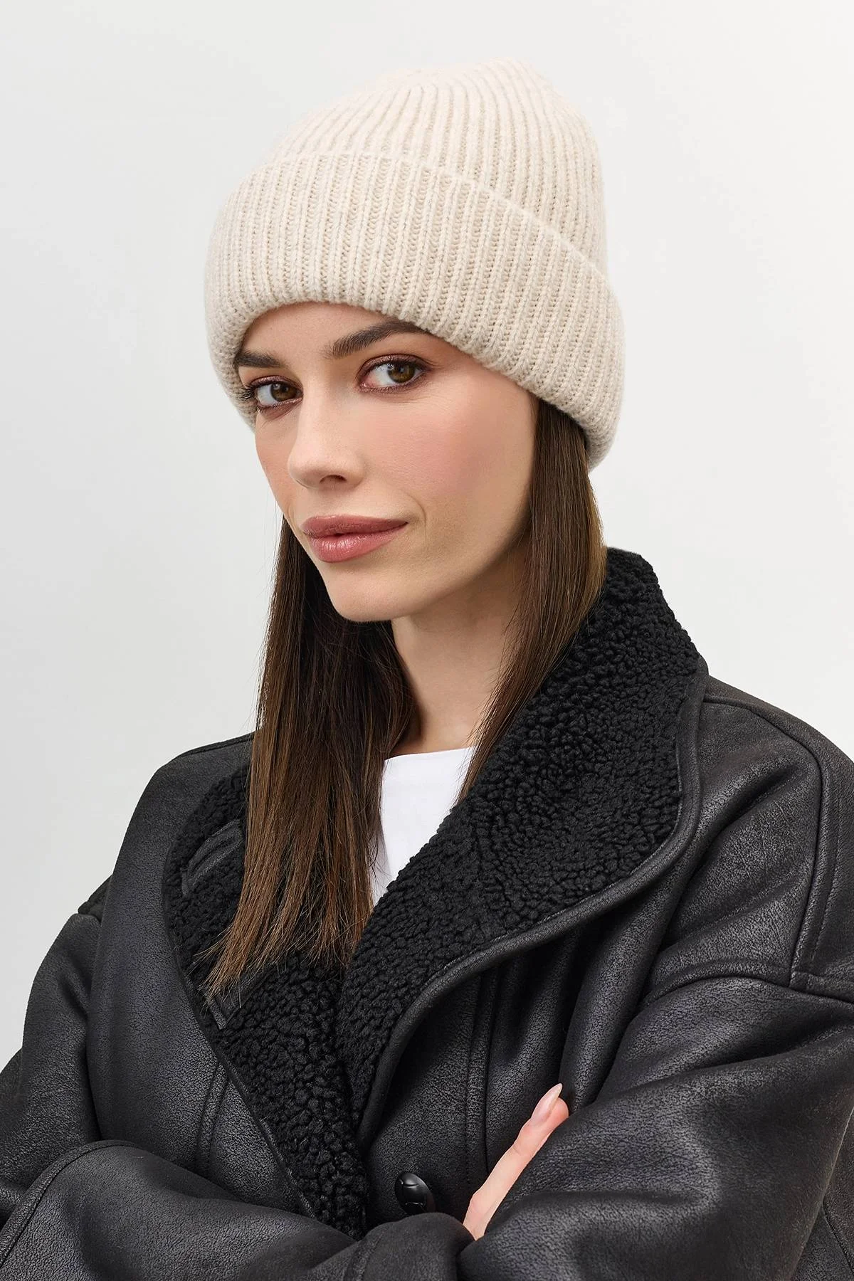 Светлая шапка бини из 100% шерсти, One