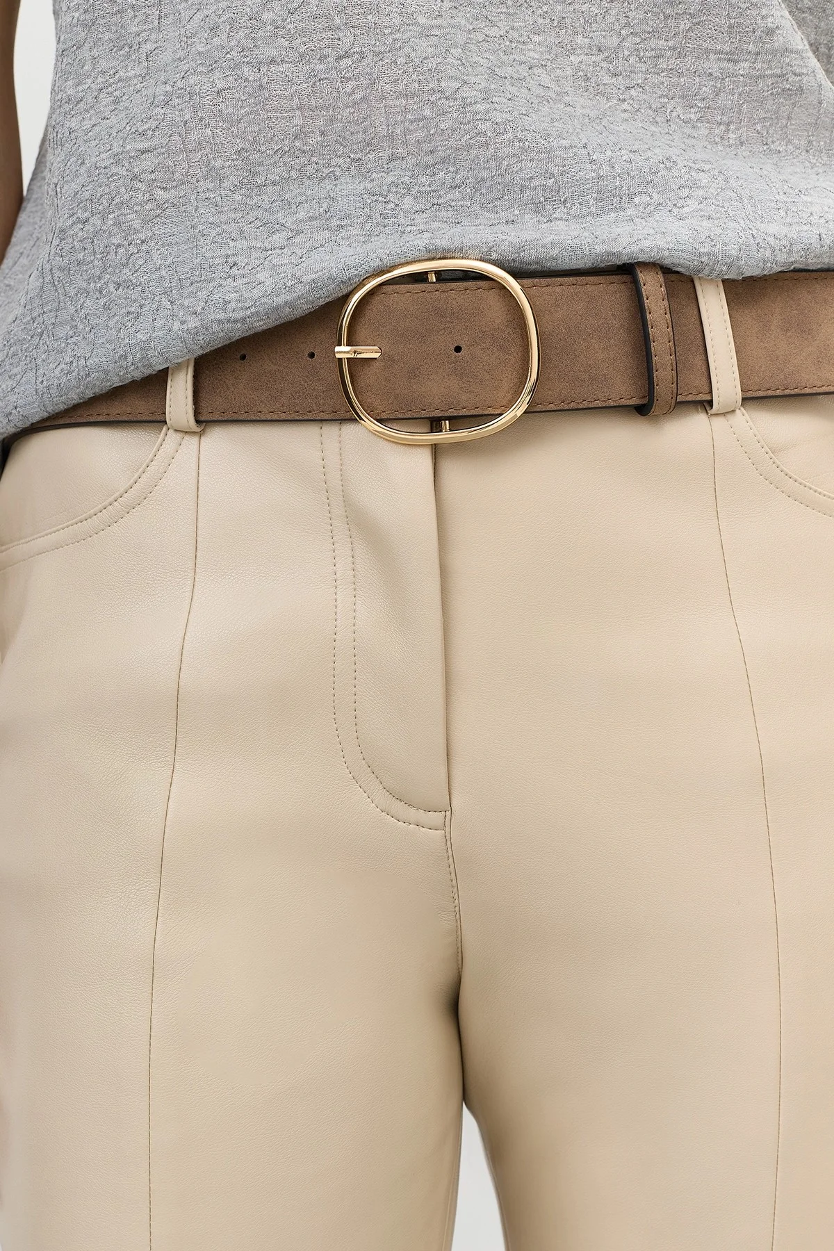 Широкий ремень с круглой пряжкой, M