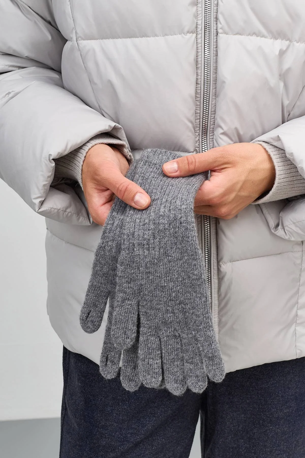 Серые удлиненные перчатки с шерстью, One