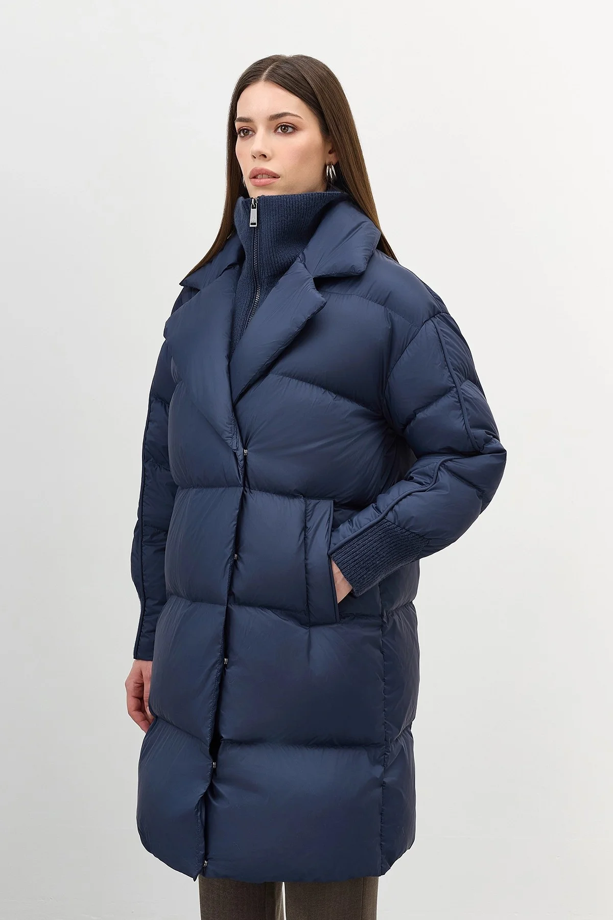 Пуховик на запах с трикотажной манишкой, 42