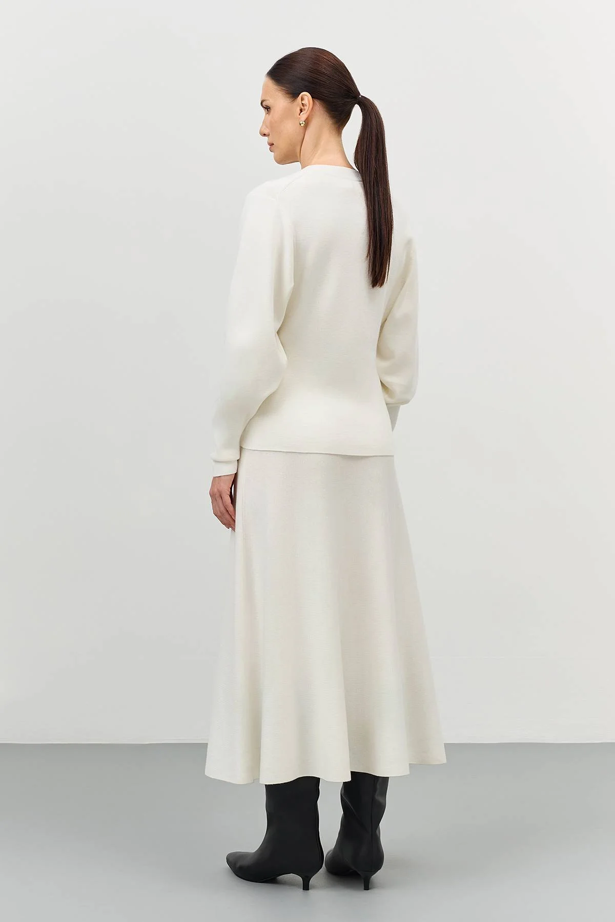 Классический белый кардиган с V-образным вырезом, 52