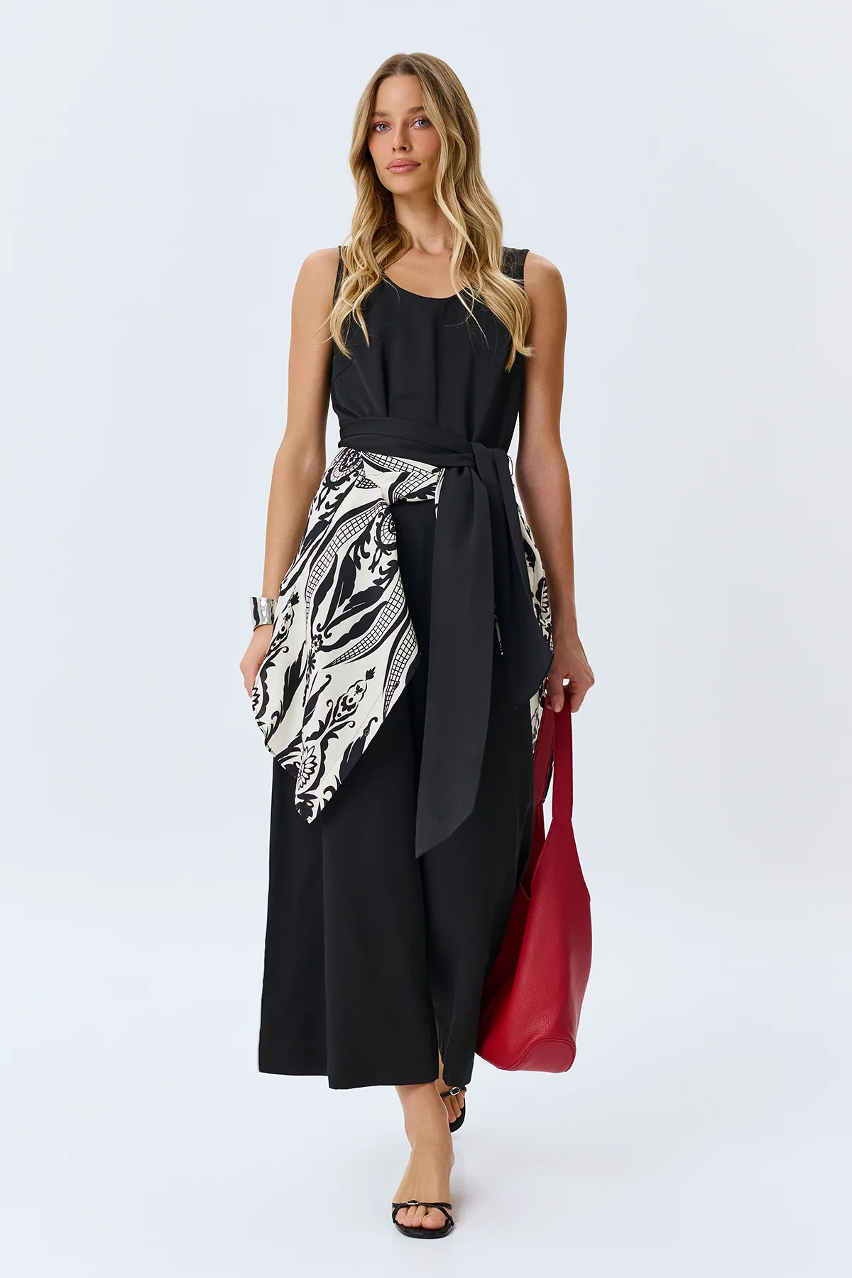 Свободный комбинезон из района, 48