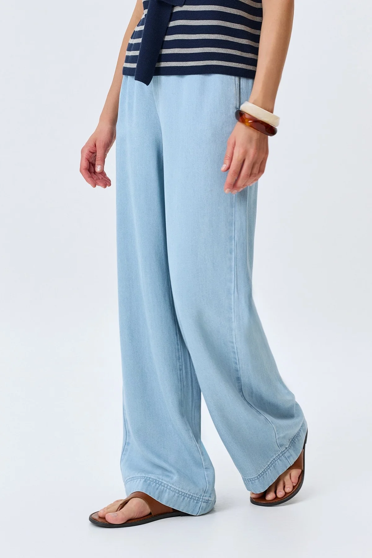 Джинсы Wide leg из 100% тенселя, 46