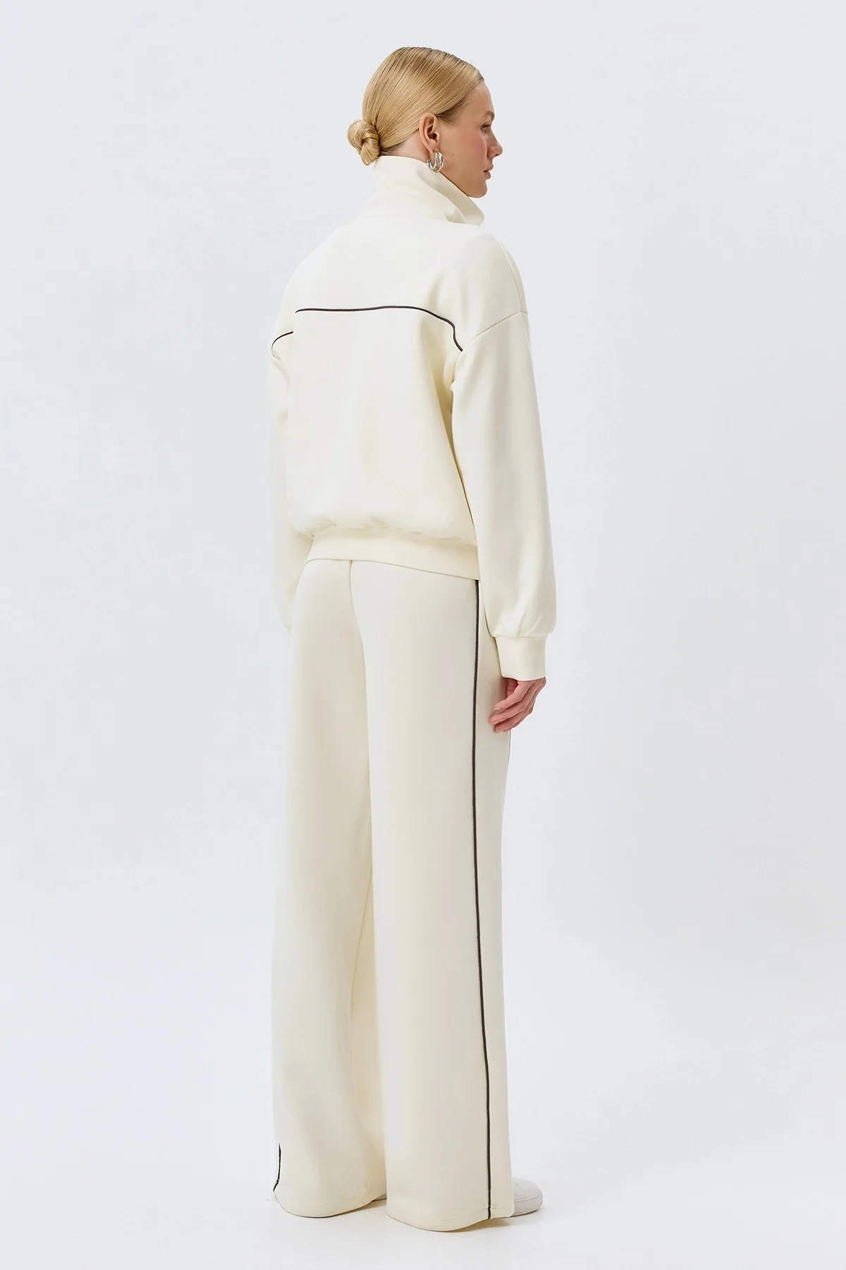 Трикотажные брюки с контрастными кантами, 50