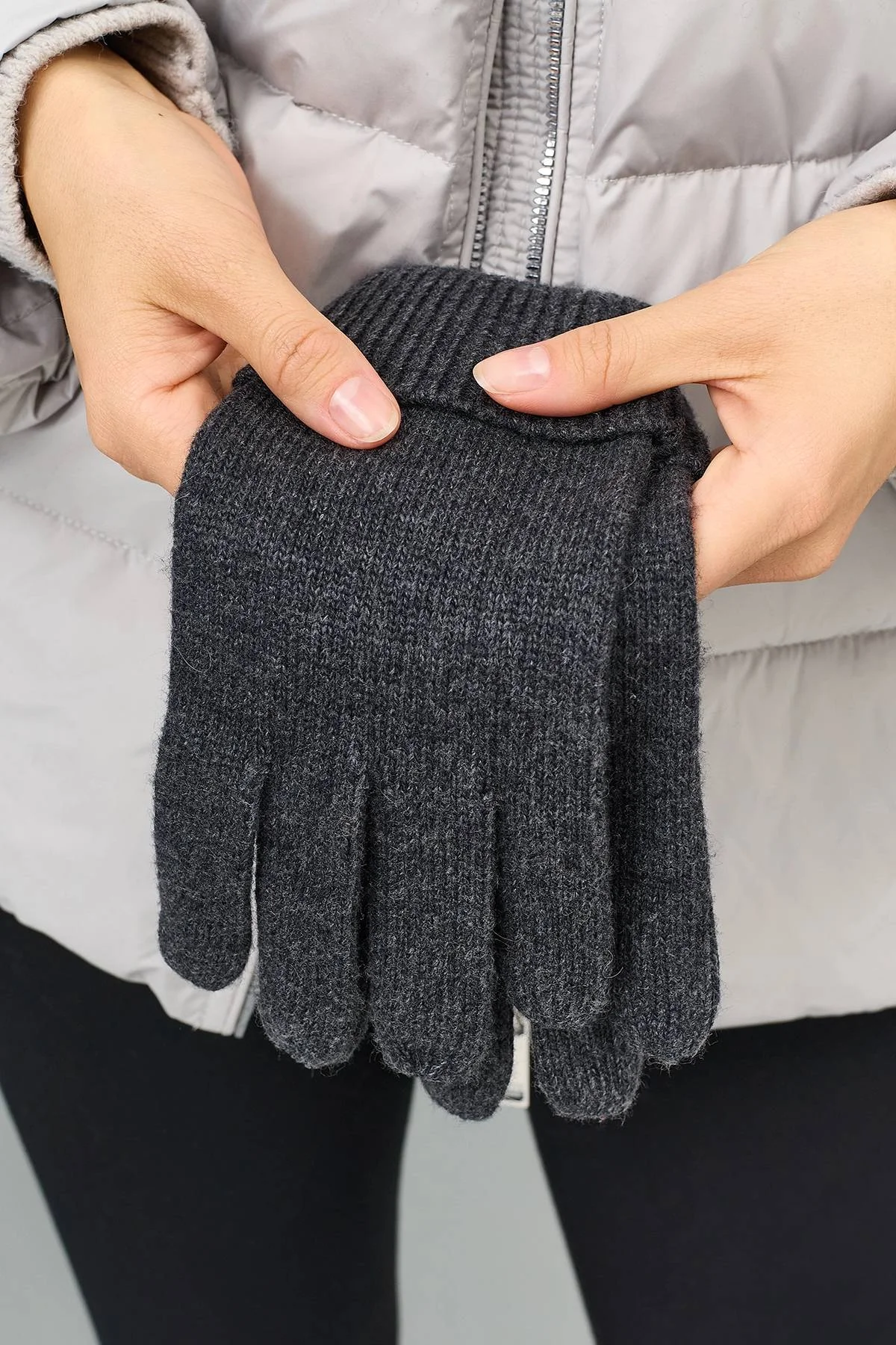 Серые вязаные перчатки с шерстью, One