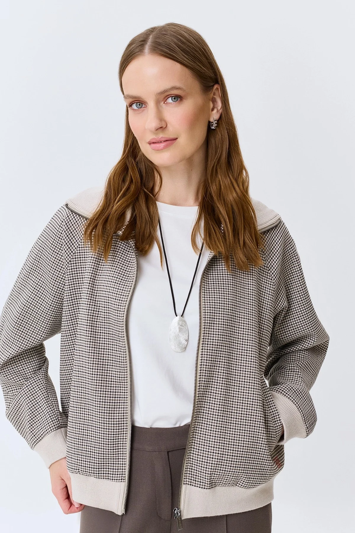 Бомбер в мелкую клетку из смесовой вискозы, 46