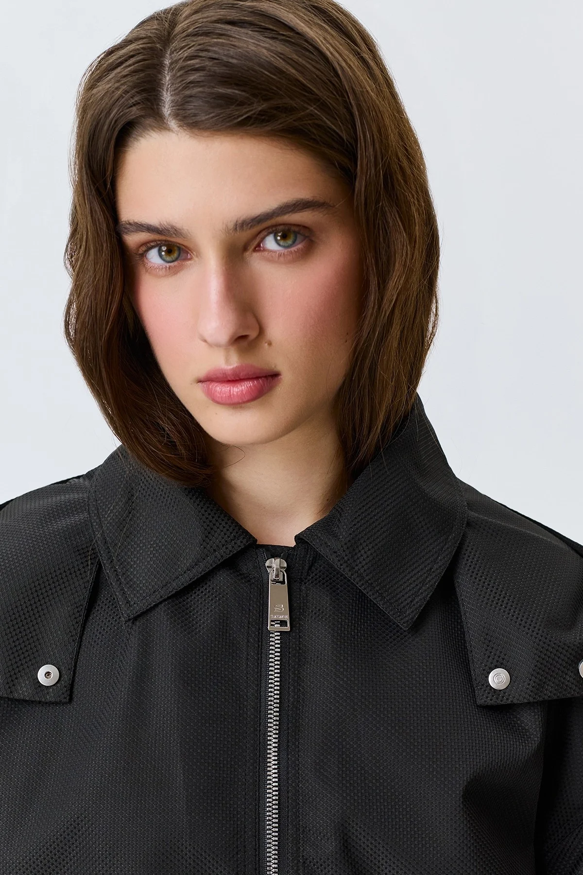 Ветровка с яркой подкладкой, 44