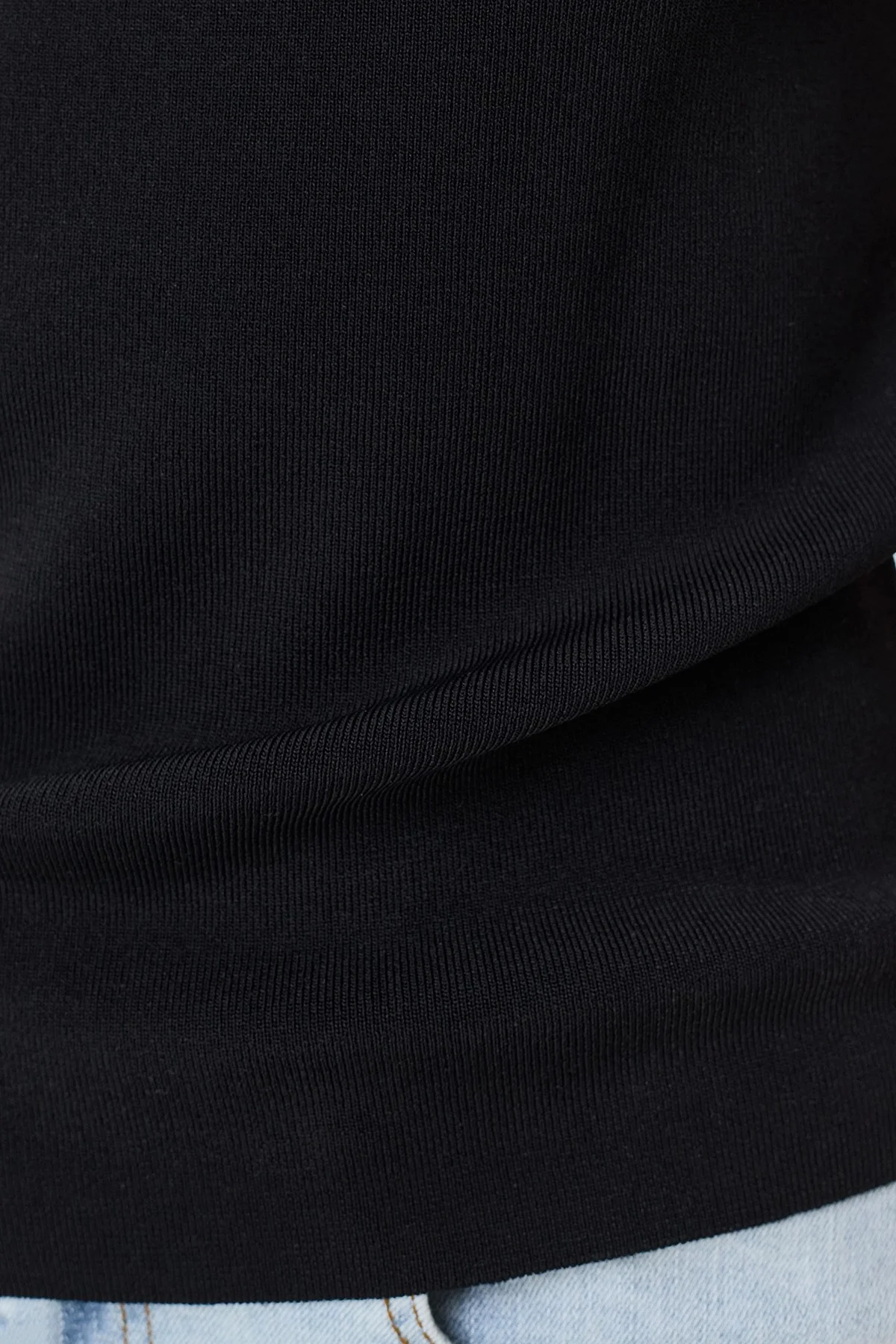 Топ из вискозы с контрастным кантом, 44