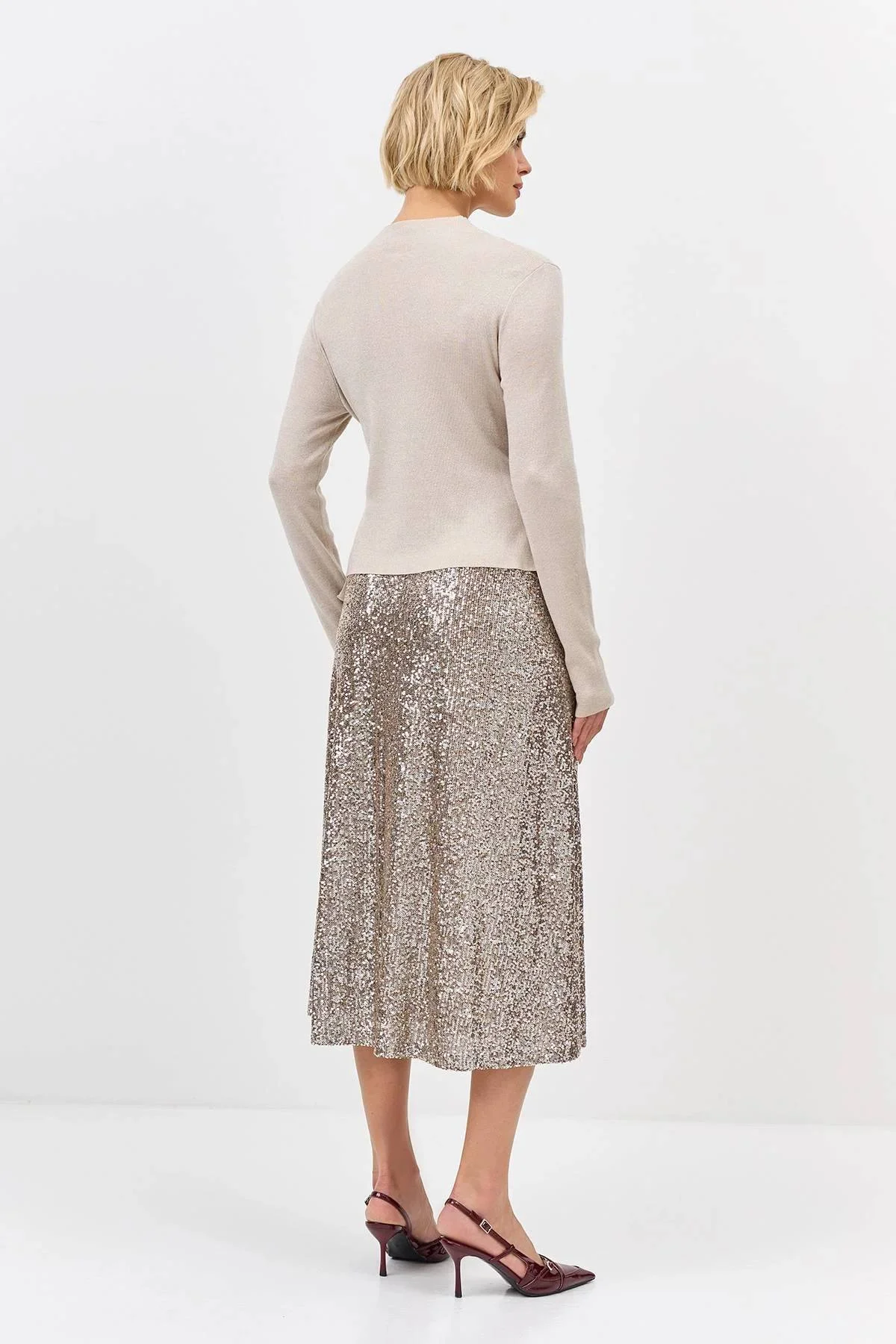 Яркая юбка-миди с искрящимися пайетками, 44