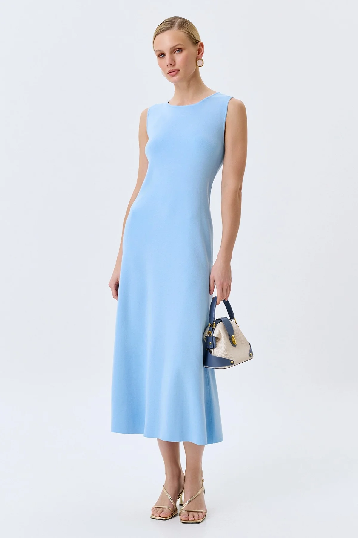 Голубое вязаное платье из лиоцелла, 48