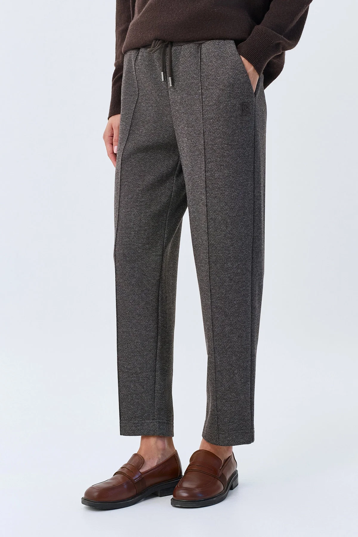 Трикотажные темно-серые брюки с узором Herringbone, 46