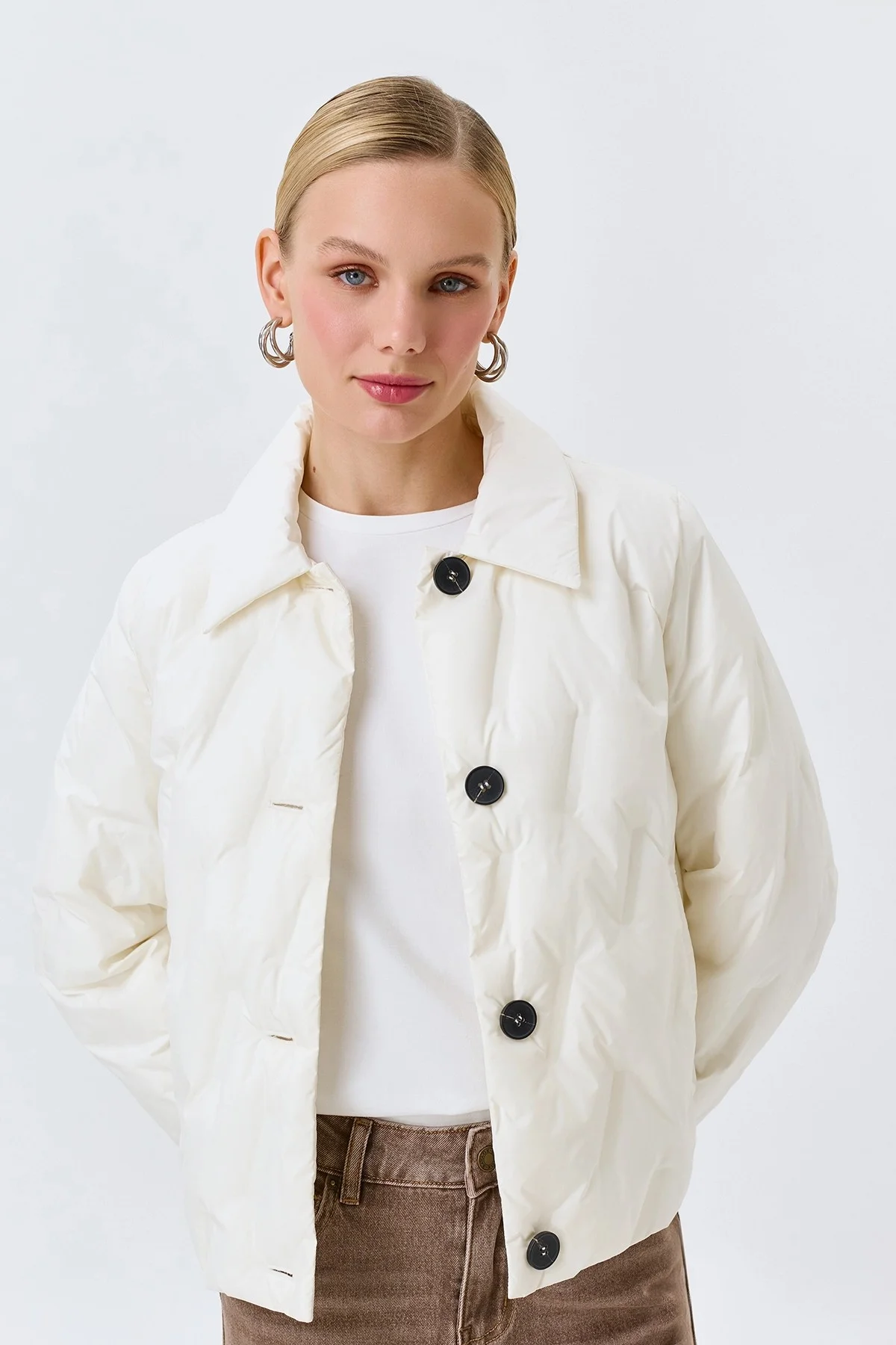 Стеганый жакет с контрастными пуговицами, 42