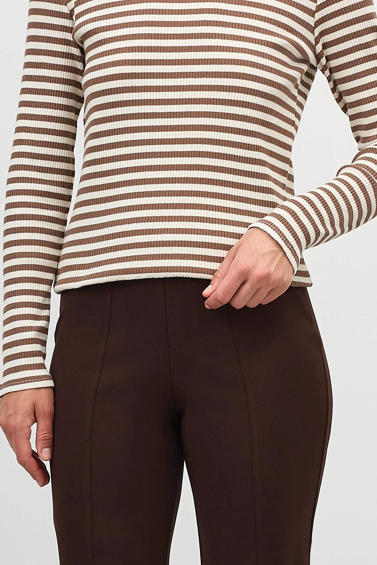 Трикотажные брюки с рельефами, 52