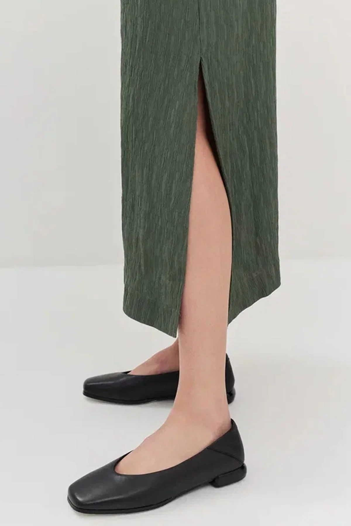 Элегантное платье миди в серо-зеленом цвете, 44р