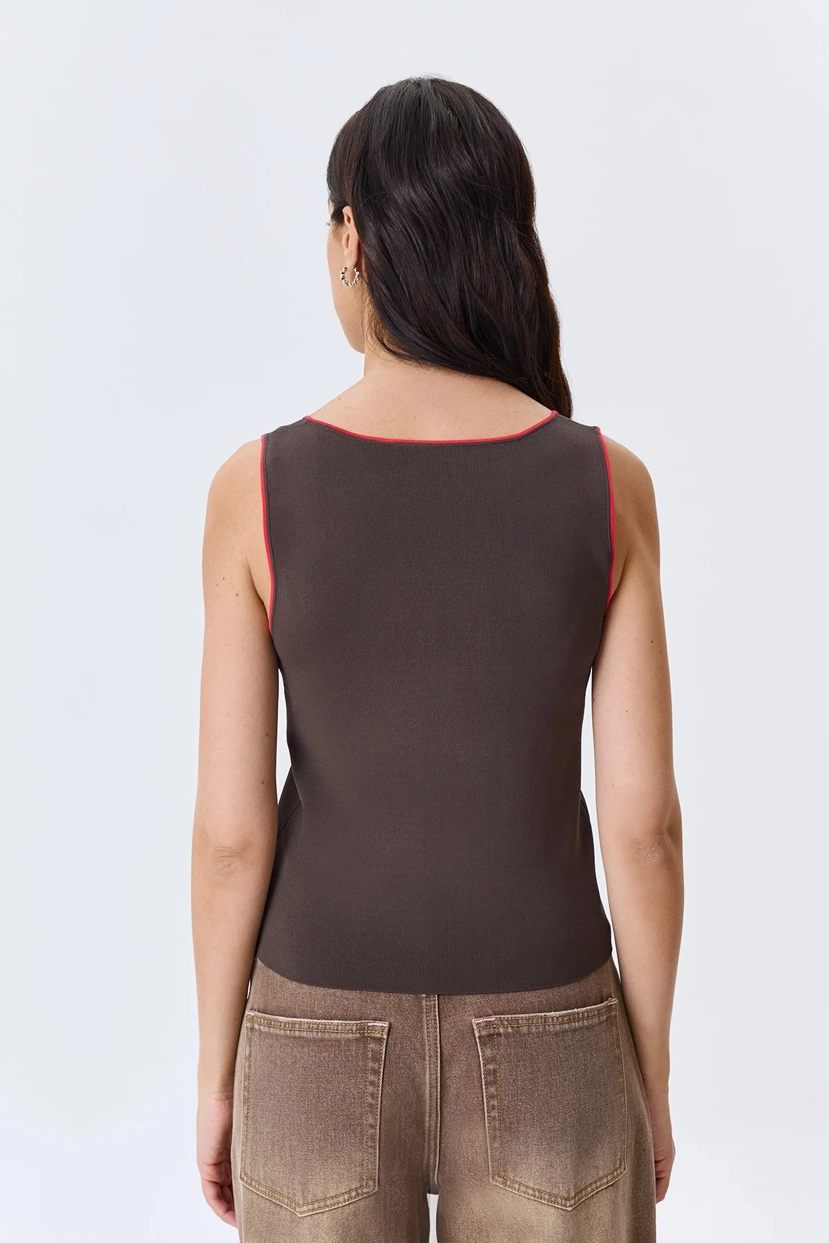 Топ из вискозы с контрастным кантом, 44