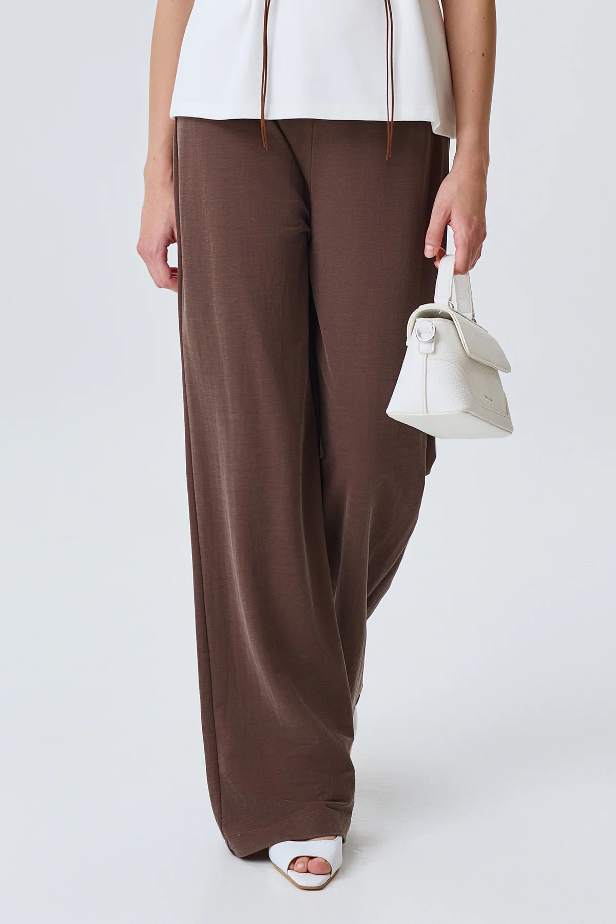 Прямые брюки из мягкого модала, 48