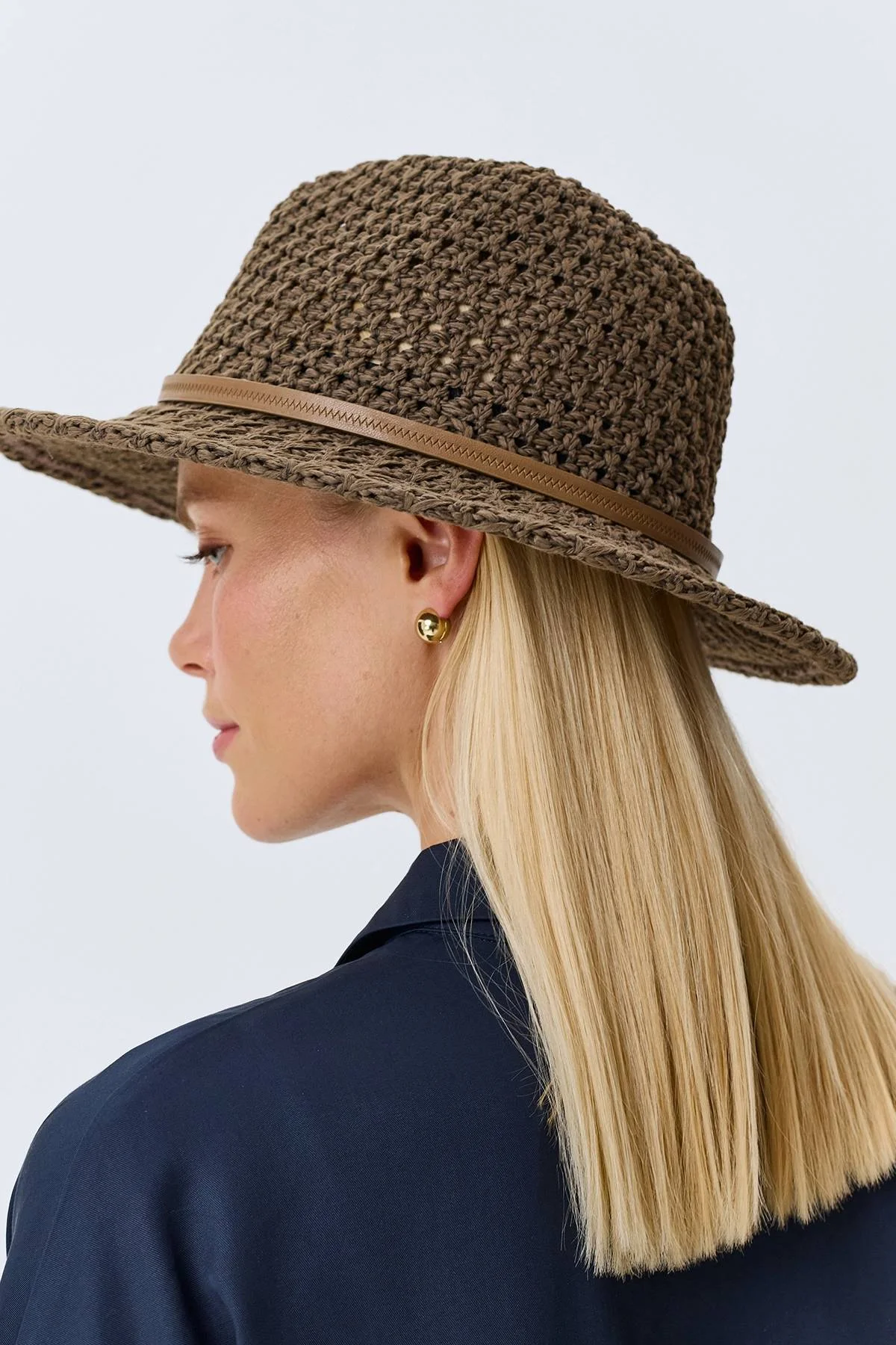 Плетеная федора с прямыми полями, One