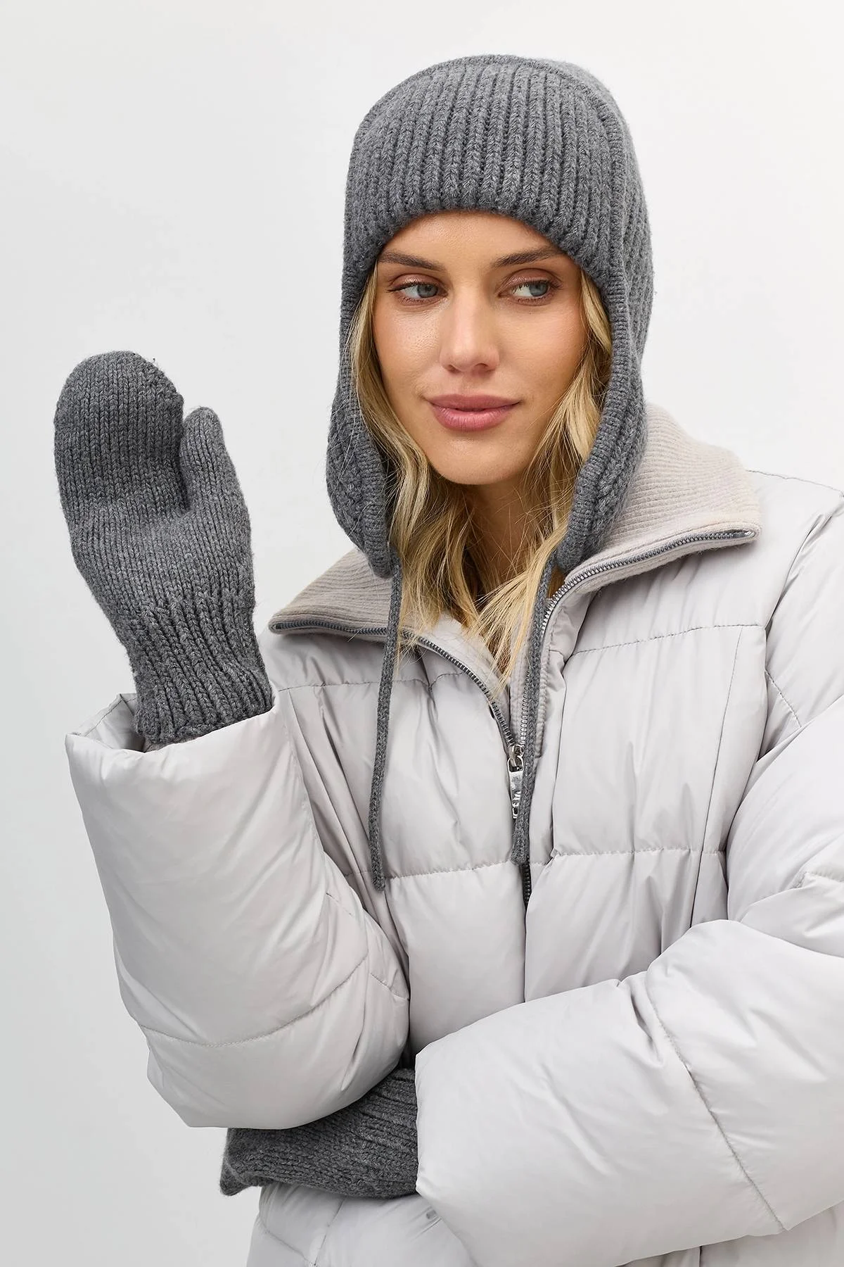 Теплые варежки с ангорой, One