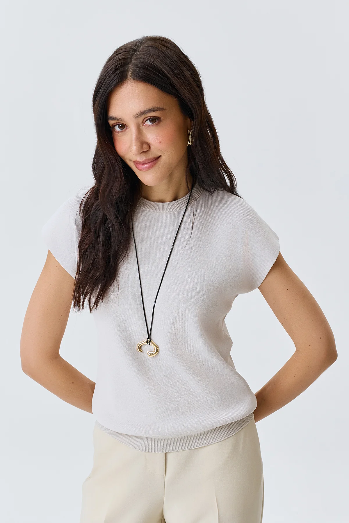 Светлый вязаный топ из вискозы, 44