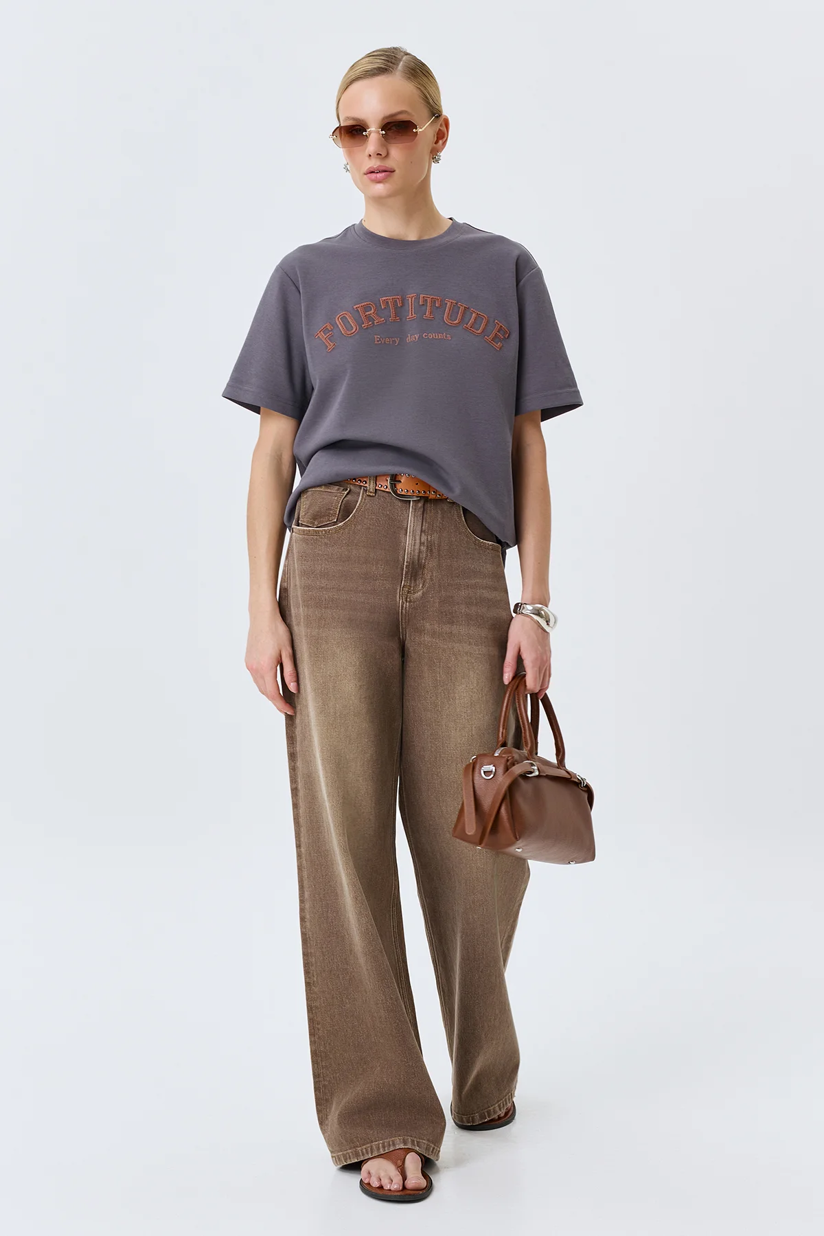 Темная прямая футболка в стиле "College", 48