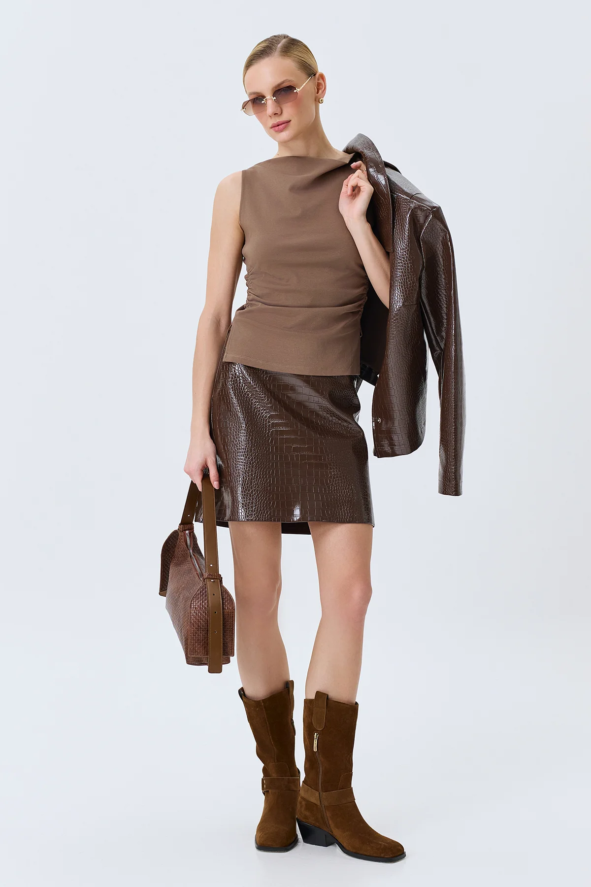 Топ с драпировкой, 52