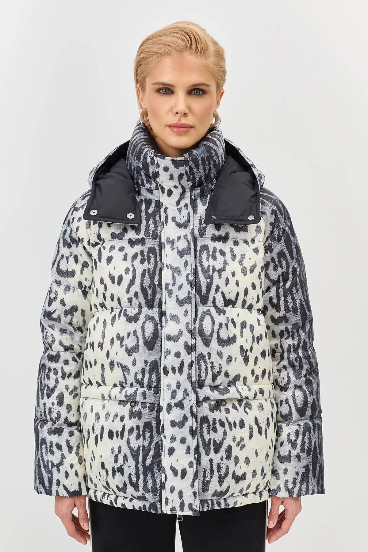 Лимитированная серия  куртка с анималистичным принтом и палантин, 40